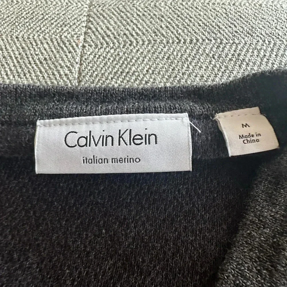 Calvin Klein Gray Italian Merino Wool V-Neck Sweater Men’s Size Medium